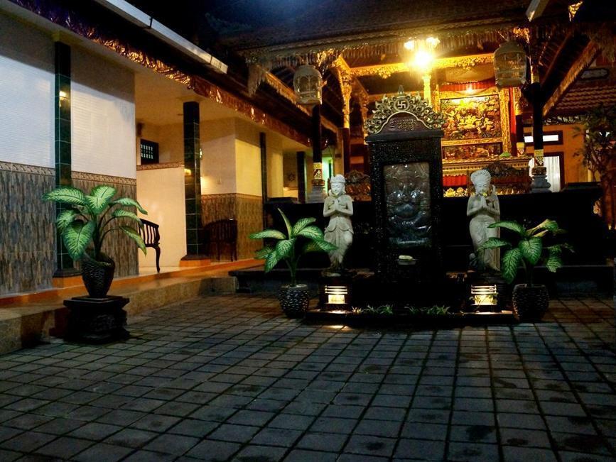 Pondok Denayu Homestay Kuta  Exterior photo