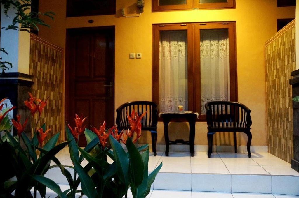 Pondok Denayu Homestay Kuta  Exterior photo